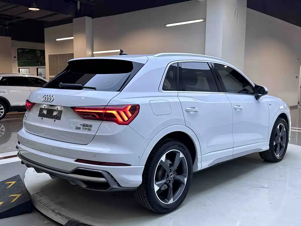 Audi Audi Q3 2022 35 TFSI Fashion Dynamic Model 2022 - thumbnail 8