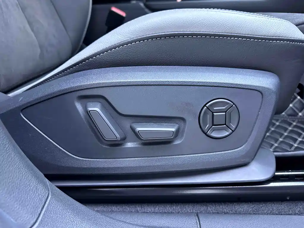 Audi Audi Q3 2022 35 TFSI Fashion Dynamic Model 2022 - thumbnail 19