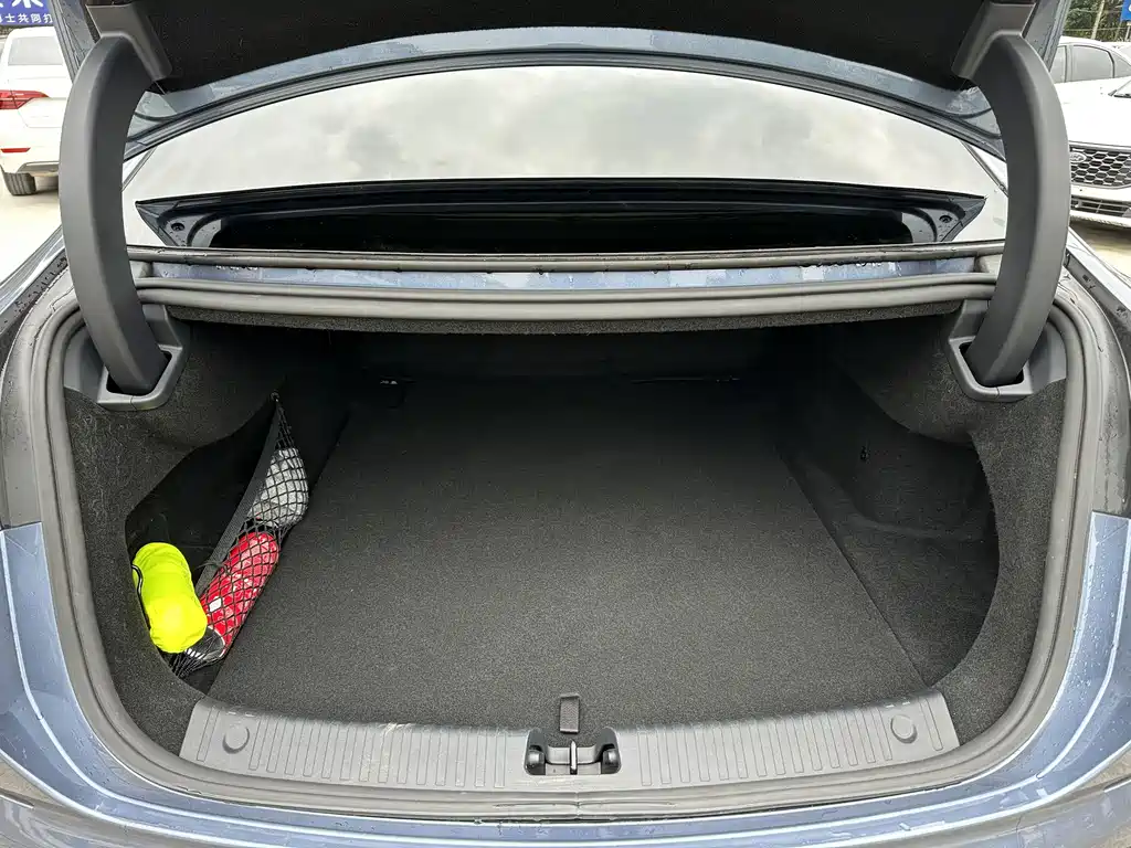 BYD BYD Seal 2024 Glory Edition DM-i 1.5L 121km Luxury Model 2024 - thumbnail 8