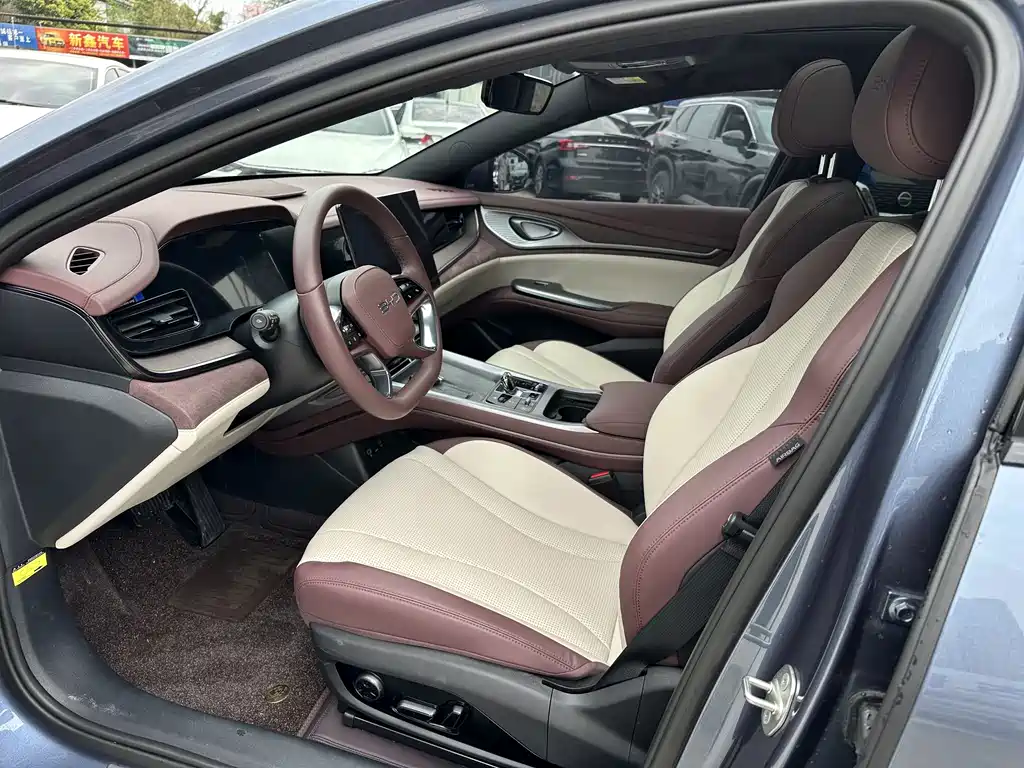 BYD BYD Seal 2024 Glory Edition DM-i 1.5L 121km Luxury Model 2024 - thumbnail 11