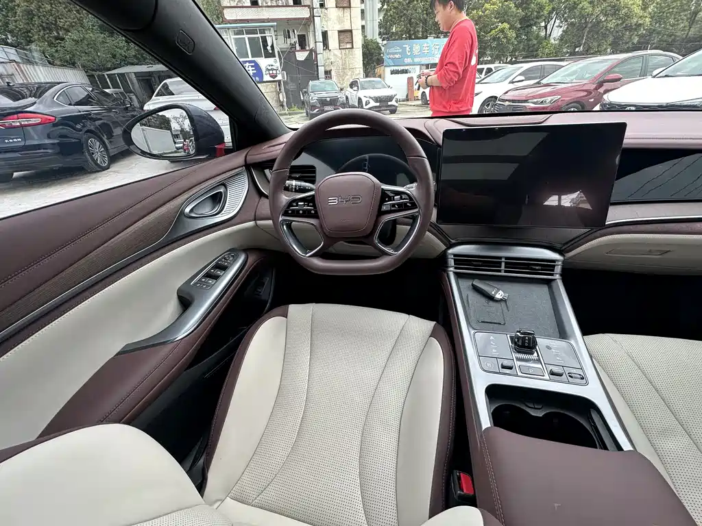 BYD BYD Seal 2024 Glory Edition DM-i 1.5L 121km Luxury Model 2024 - thumbnail 16