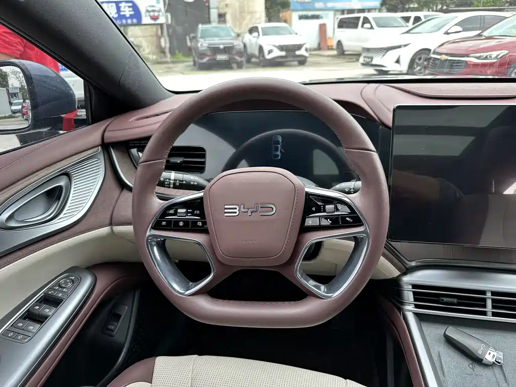 BYD BYD Seal 2024 Glory Edition DM-i 1.5L 121km Luxury Model 2024 - thumbnail 17