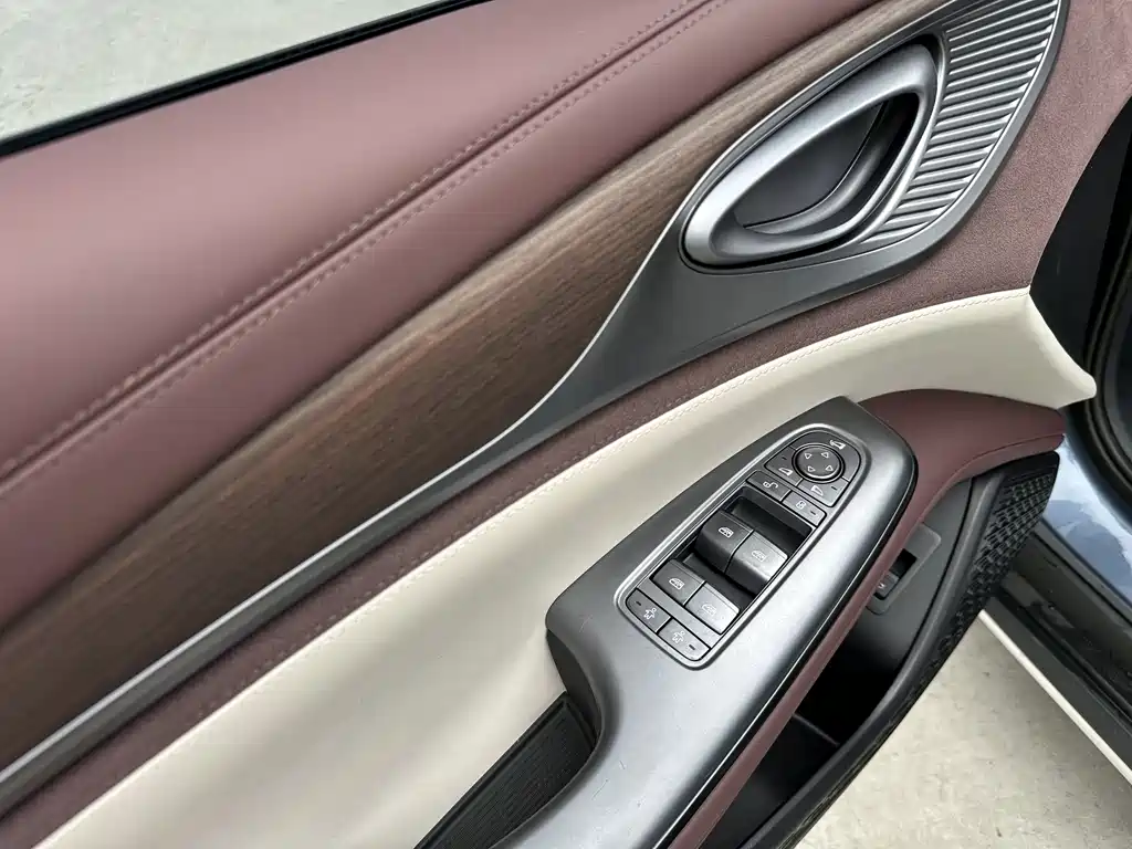 BYD BYD Seal 2024 Glory Edition DM-i 1.5L 121km Luxury Model 2024 - thumbnail 20
