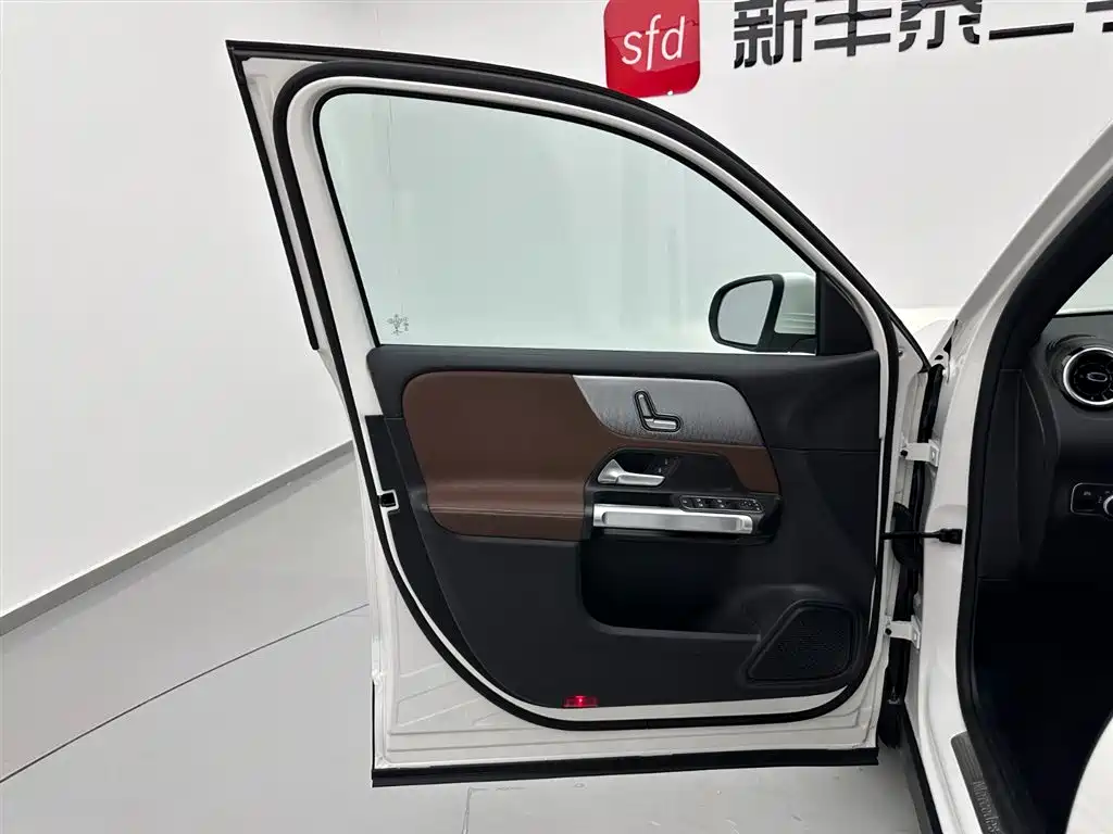 Mercedes-Benz Mercedes-Benz GLB 2023 GLB 200 Style 2023 - thumbnail 8