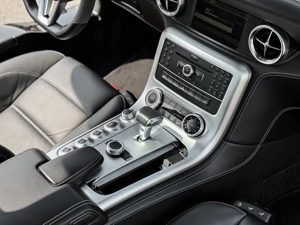 Mercedes-Benz Mercedes-Benz SLS AMG 2011 SLS AMG 2015 - thumbnail 4