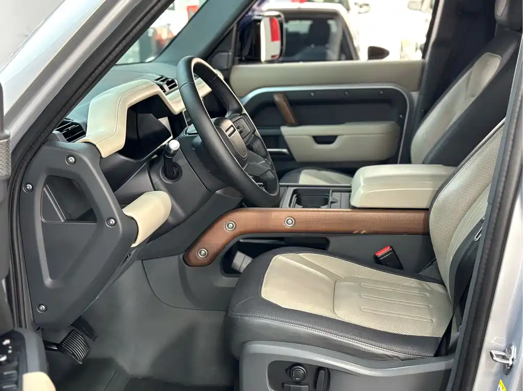 Land Rover Land Rover Defender 2020 110 P400 HSE 2021 - thumbnail 4