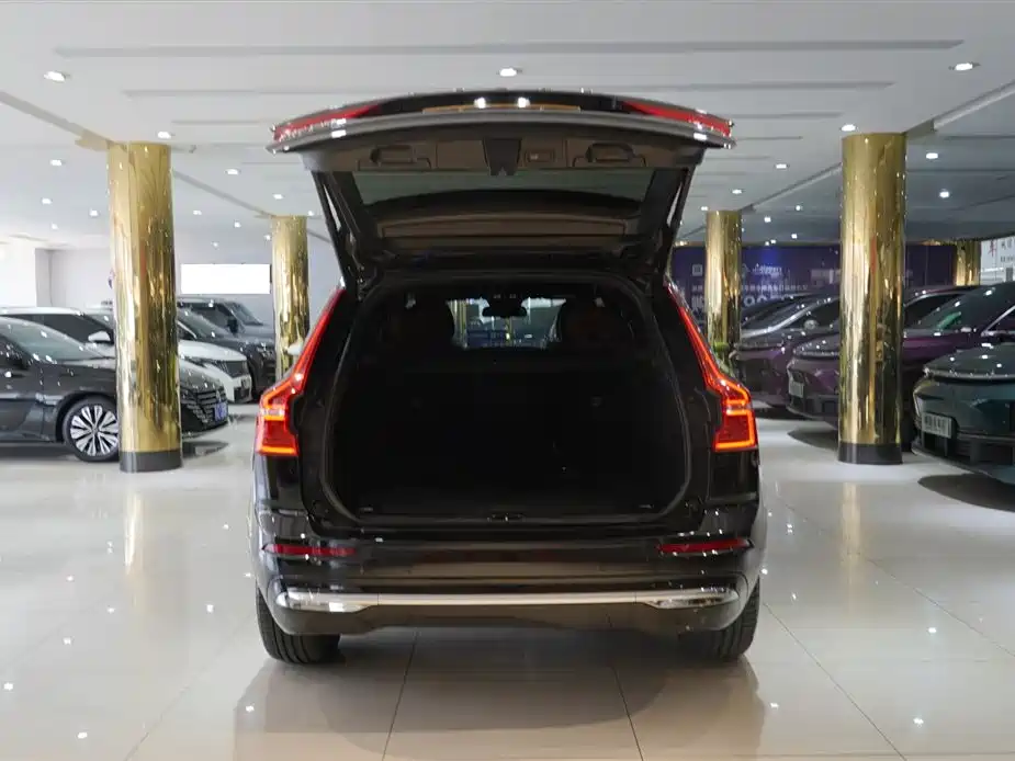 Volvo Volvo XC60 2024 B5 AWD Momentum Luxury Edition 2024 - thumbnail 7