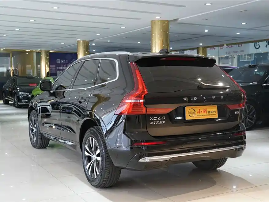 Volvo Volvo XC60 2024 B5 AWD Momentum Luxury Edition 2024 - thumbnail 16