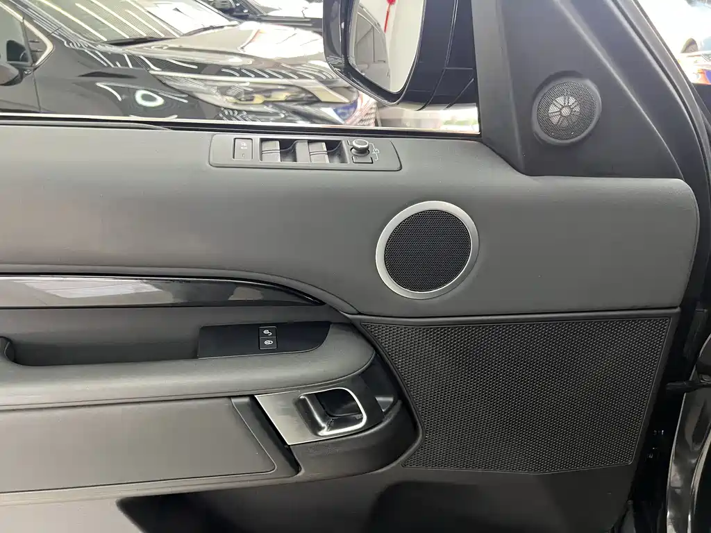 Land Rover Discovery 2018 3.0 SC V6 SE 2019 - thumbnail 8