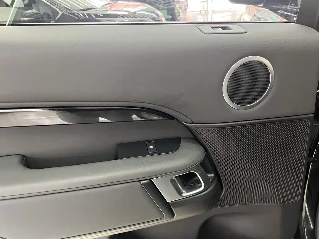 Land Rover Discovery 2018 3.0 SC V6 SE 2019 - thumbnail 12
