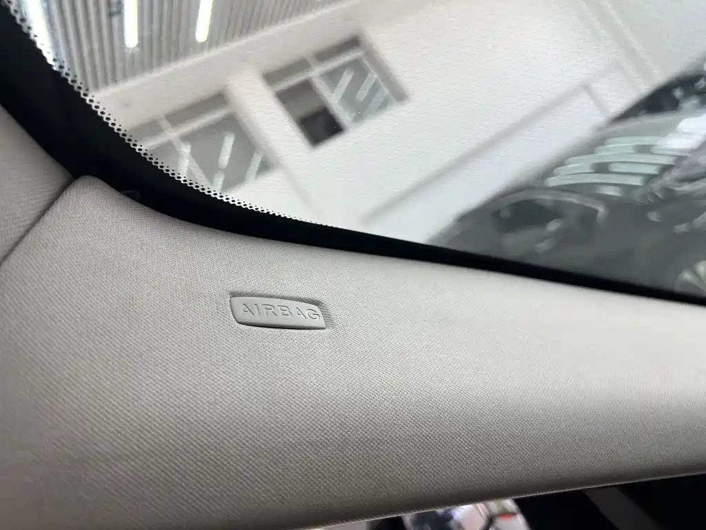 Land Rover Discovery 2018 3.0 SC V6 SE 2019 - thumbnail 26