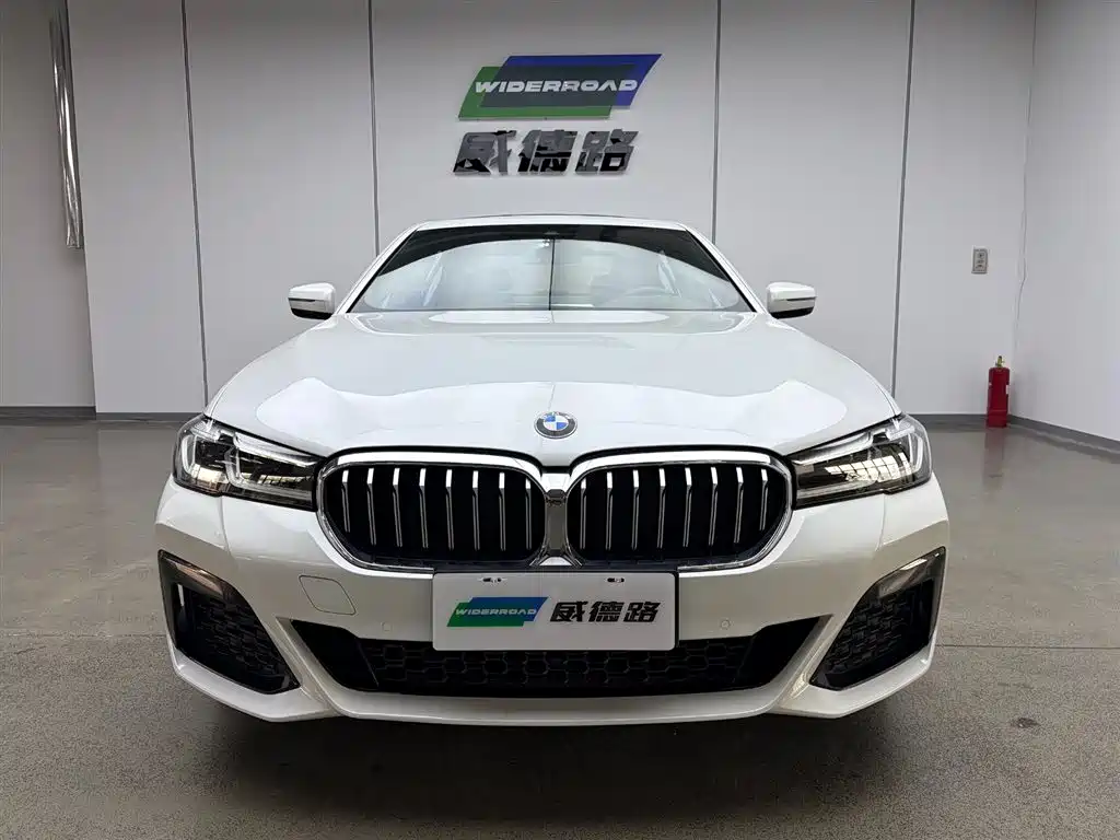 BMW BMW 5 Series 2022 Facelift 525Li M Sport Package 2021 - thumbnail 2