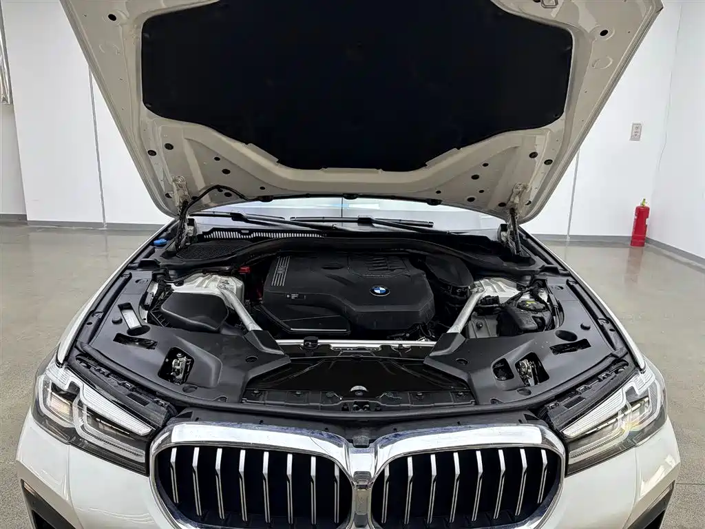 BMW BMW 5 Series 2022 Facelift 525Li M Sport Package 2021 - thumbnail 9