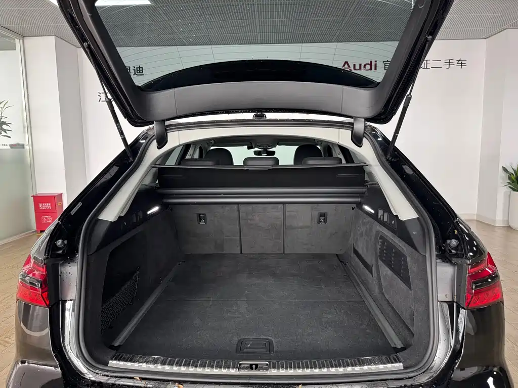Audi Audi A6 Import 2023 Avant先锋派 45 TFSI Selection Dynamic Model 2024 - thumbnail 6