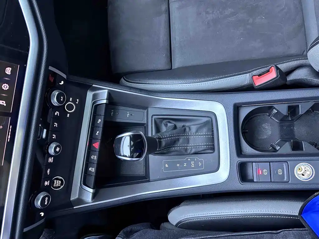 Audi Audi Q3 2022 35 TFSI Fashion Dynamic Model 2022 - thumbnail 16