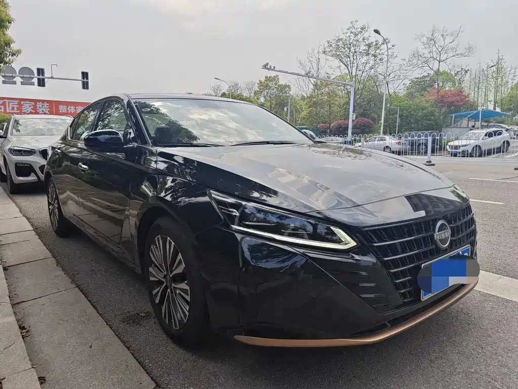 Nissan Nissan Altima 2025 2.0L SV Black Gold Edition 2025 - thumbnail 8