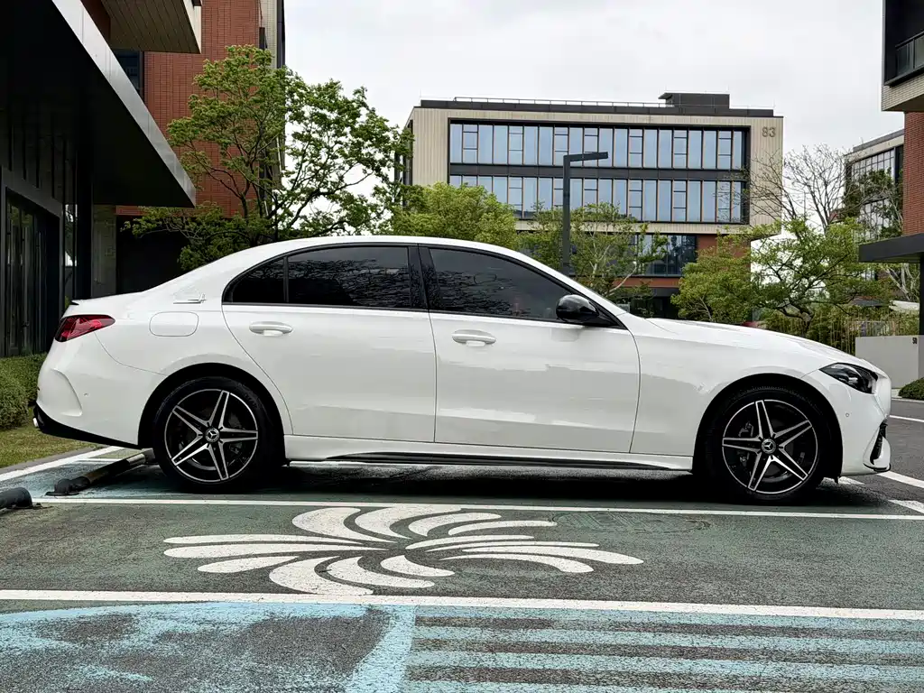 Mercedes-Benz Mercedes-Benz C-Class 2023 C 260 L Night Sport Edition 2023 - thumbnail 8