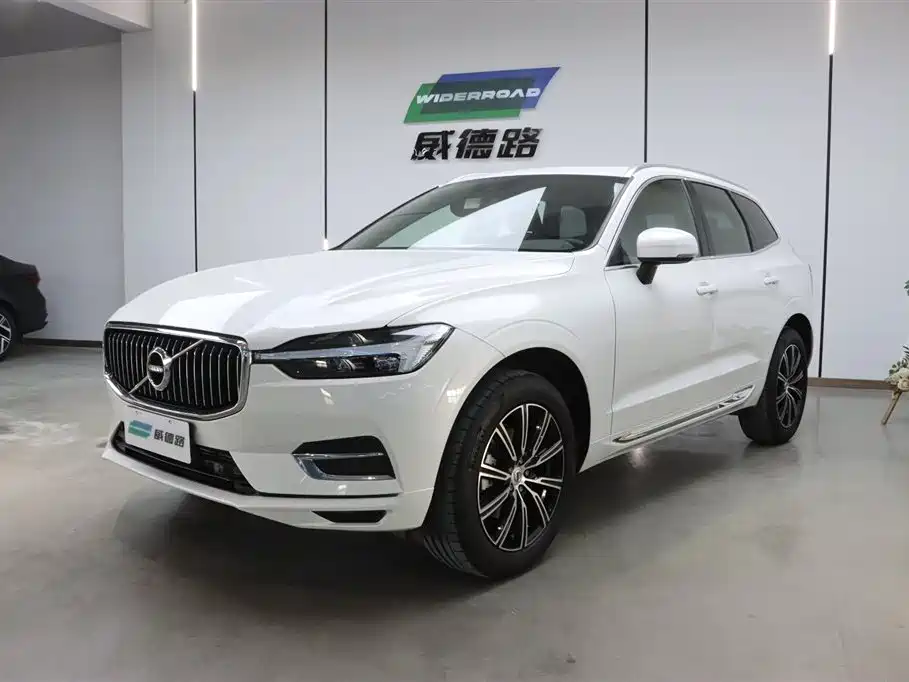 Volvo Volvo XC60 2021 T5 AWD Momentum Luxury Edition 2021