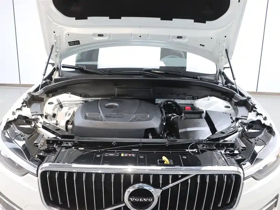Volvo Volvo XC60 2021 T5 AWD Momentum Luxury Edition 2021 - thumbnail 8