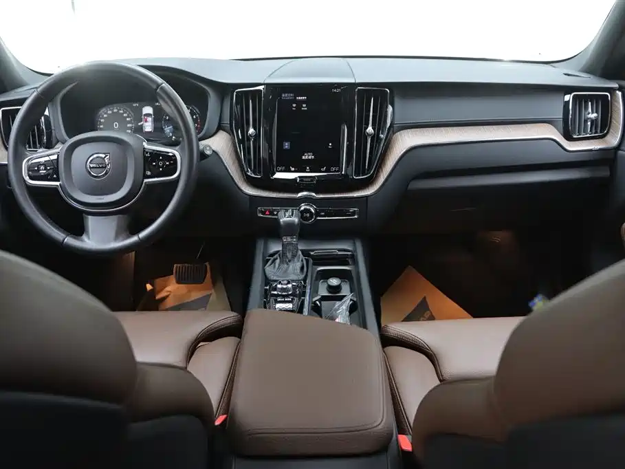Volvo Volvo XC60 2021 T5 AWD Momentum Luxury Edition 2021 - thumbnail 26