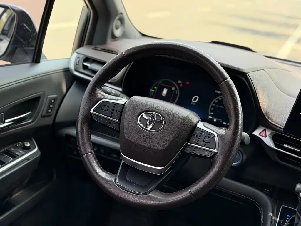 Toyota Toyota Sienna 2021 2.5L Hybrid Platinum Edition 2022 - thumbnail 12