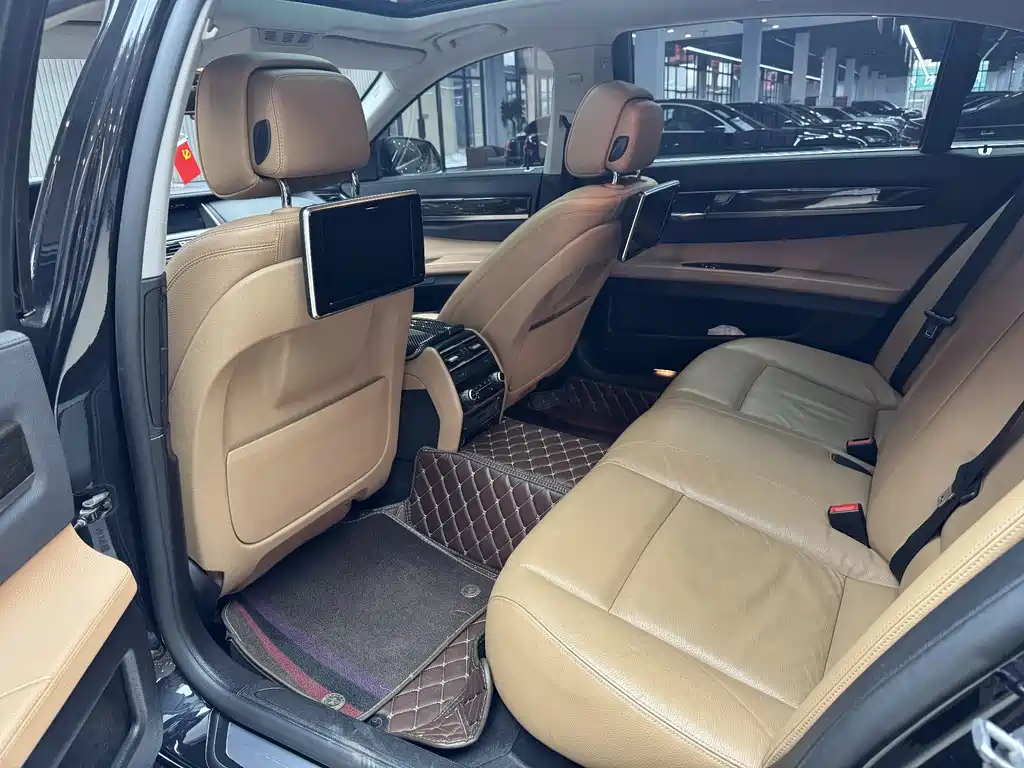 BMW BMW 7 Series 2013 Model 730Li Leading Edition 2014 - thumbnail 7