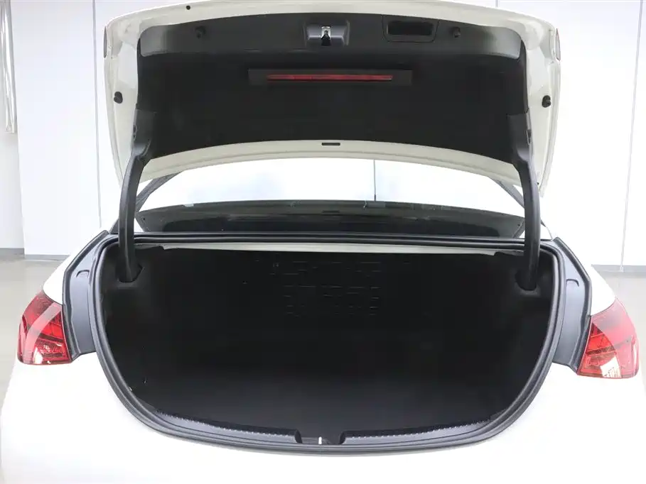Mercedes-Benz Mercedes-Benz C-Class 2022 Facelift C 200 L Sport Edition 2023 - thumbnail 29