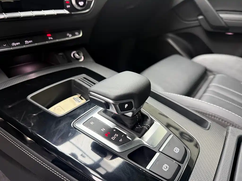 Audi Audi Q5L 2023 40T Luxury Dynamic Model 2023 - thumbnail 12