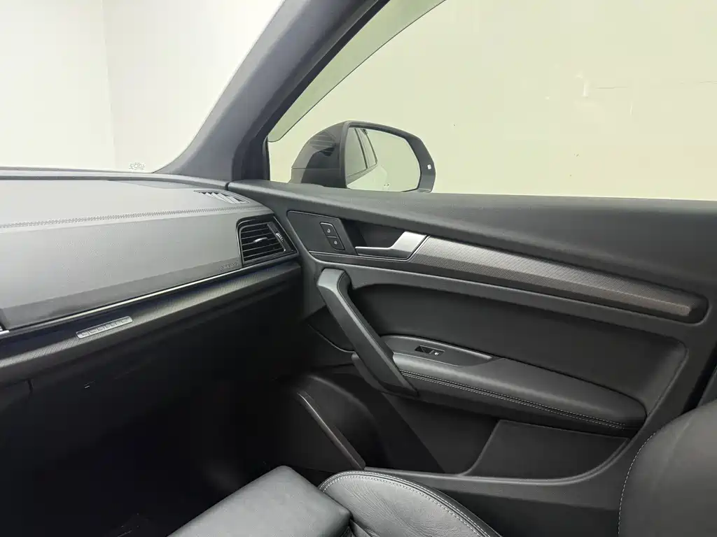 Audi Audi Q5L 2023 40T Luxury Dynamic Model 2023 - thumbnail 13