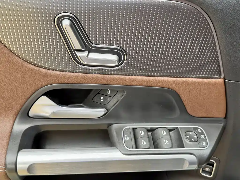 Mercedes-Benz Mercedes-Benz GLB 2023 GLB 220 Dynamic Model 2022 - thumbnail 7