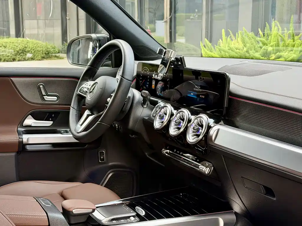 Mercedes-Benz Mercedes-Benz GLB 2023 GLB 220 Dynamic Model 2022 - thumbnail 14