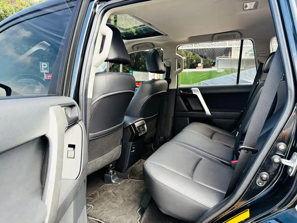 Toyota Toyota Prado 2016 2.7L Automatic Standard Edition 2017 - thumbnail 12