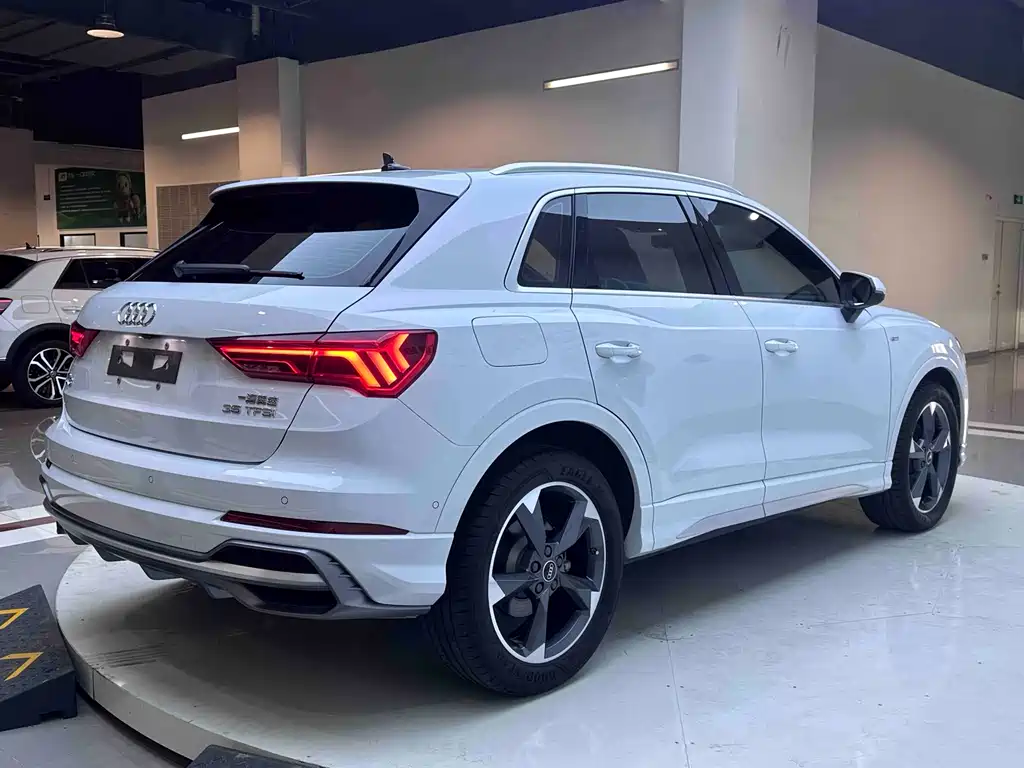 Audi Audi Q3 2022 35 TFSI Fashion Dynamic Edition 2022 - thumbnail 6