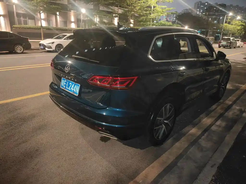 Volkswagen Volkswagen Touareg 2020 3.0 TSI R-Line Edition VI 2020 - thumbnail 5