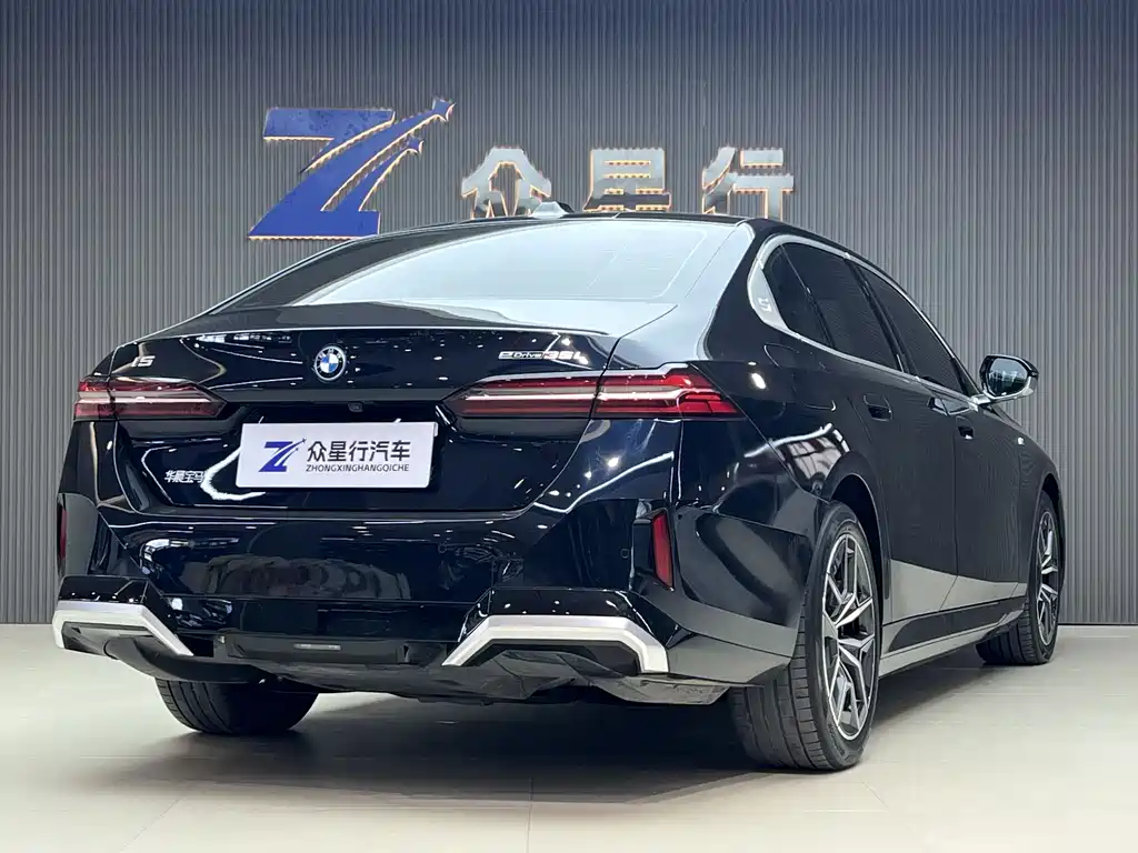 BMW BMW i5 2024 eDrive 35L M Sport Package 2024 - thumbnail 4