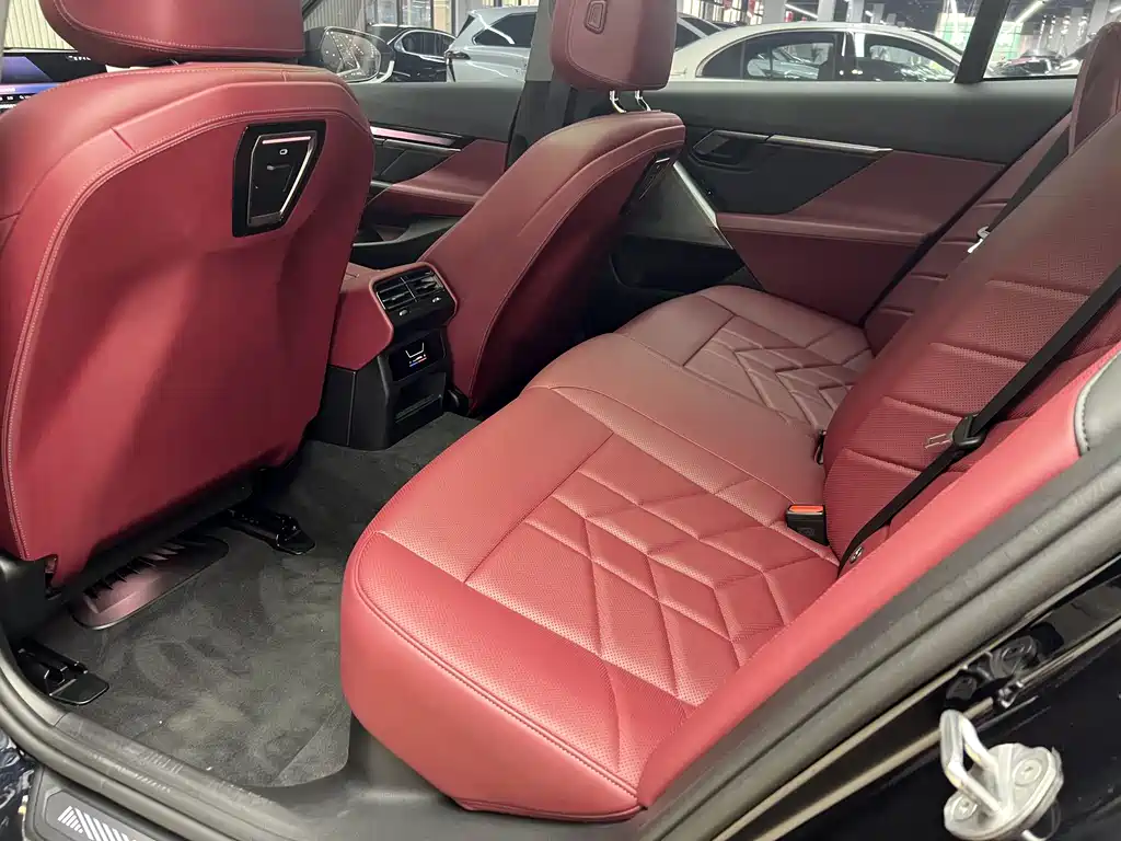 BMW BMW i5 2024 eDrive 35L M Sport Package 2024 - thumbnail 19