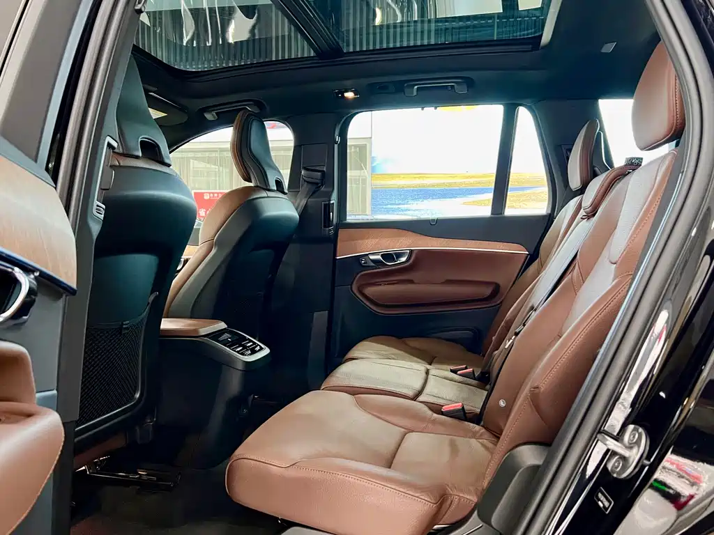 Volvo Volvo XC90 2024 B6 Momentum Luxury 7-seat 2025 - thumbnail 10