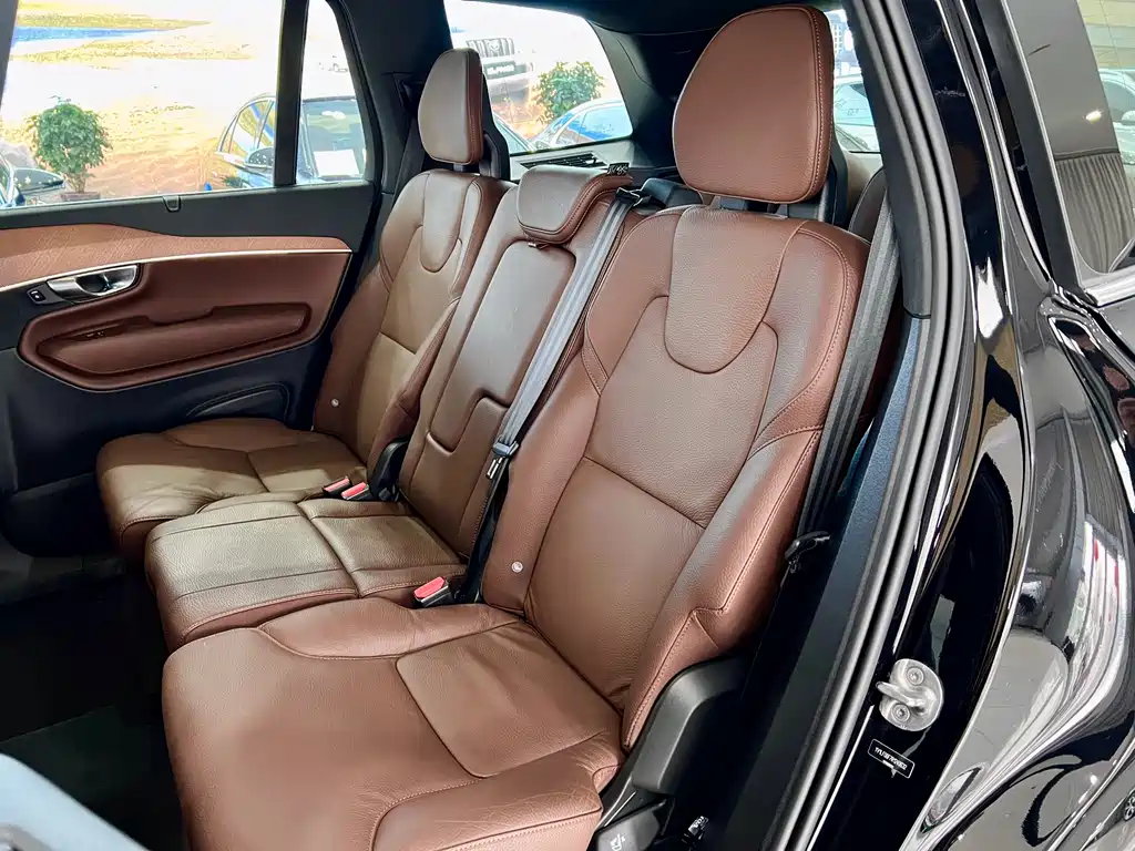Volvo Volvo XC90 2024 B6 Momentum Luxury 7-seat 2025 - thumbnail 11