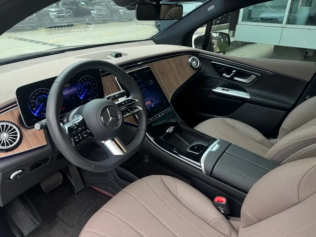 Mercedes-Benz Mercedes-Benz EQE SUV 2026 500 4MATIC Pioneer Edition 2026 - thumbnail 7