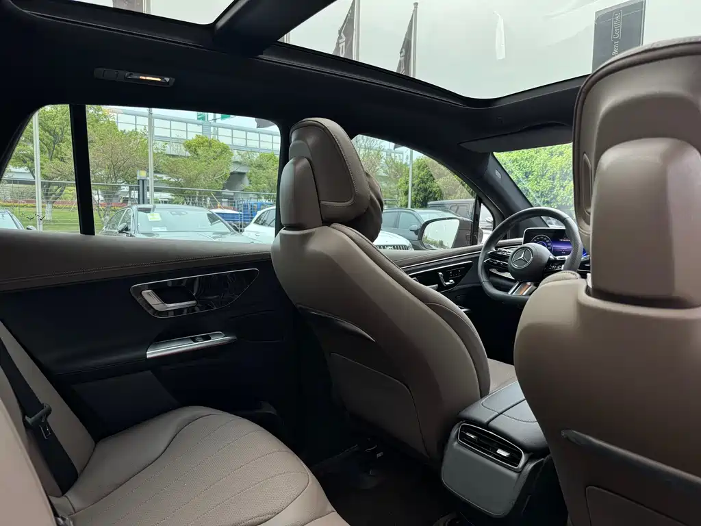 Mercedes-Benz Mercedes-Benz EQE SUV 2026 500 4MATIC Pioneer Edition 2026 - thumbnail 25