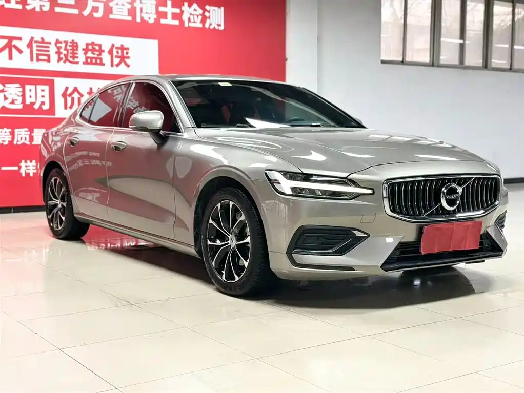 Volvo Volvo S60 2021 T4 Momentum Luxury Edition 2021 - thumbnail 3