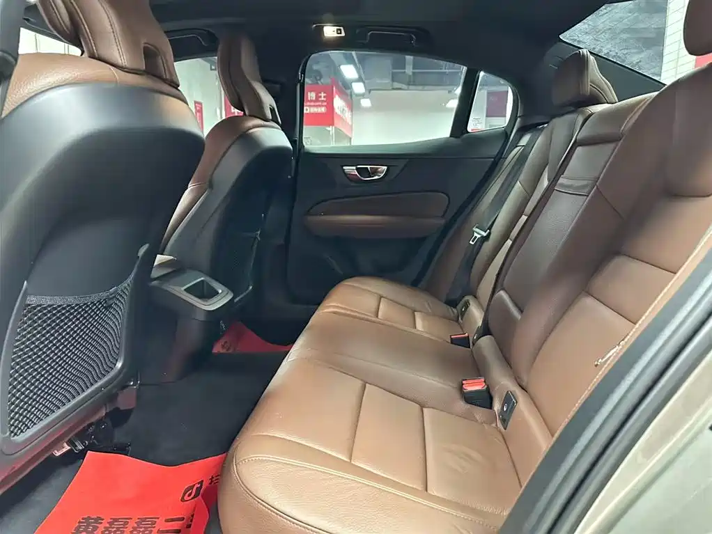 Volvo Volvo S60 2021 T4 Momentum Luxury Edition 2021 - thumbnail 8