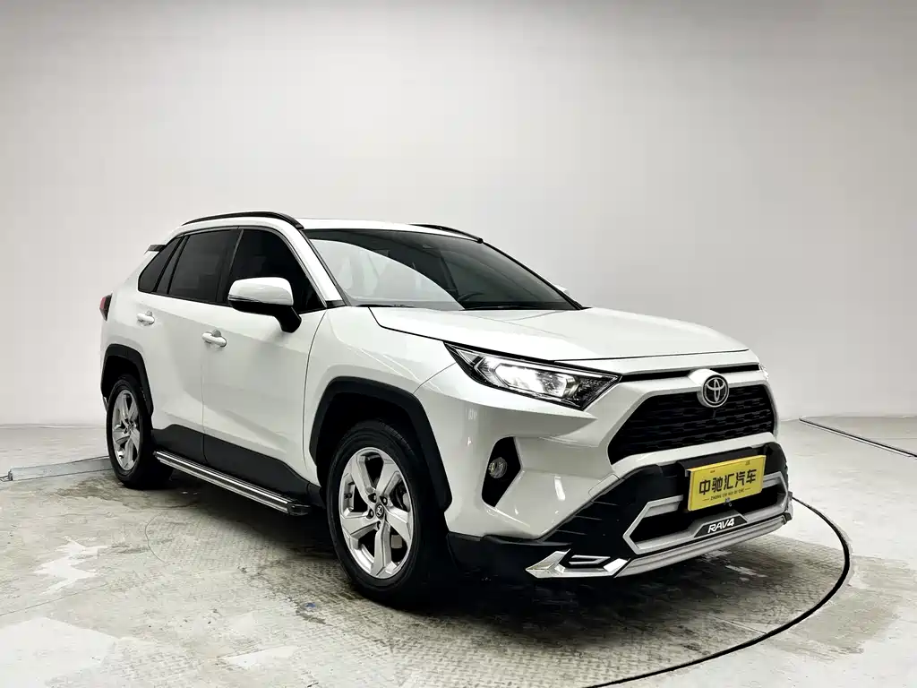 Toyota RAV4 2021 2.0L CVT 2WD Fashion Edition 2021 - thumbnail 3