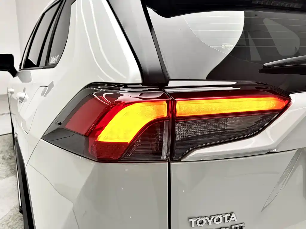 Toyota RAV4 2021 2.0L CVT 2WD Fashion Edition 2021 - thumbnail 5