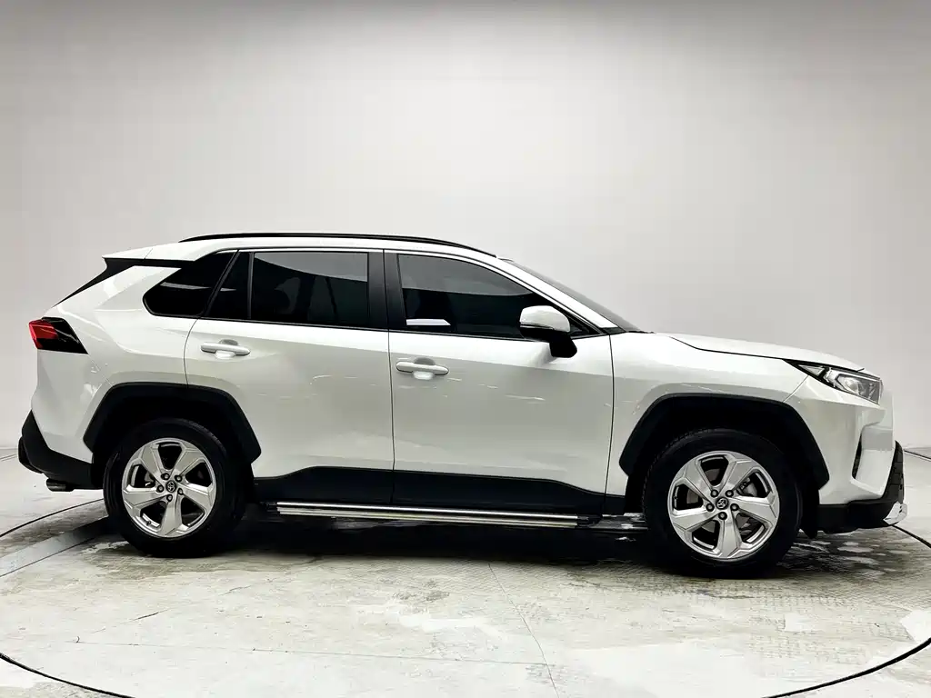 Toyota RAV4 2021 2.0L CVT 2WD Fashion Edition 2021 - thumbnail 10