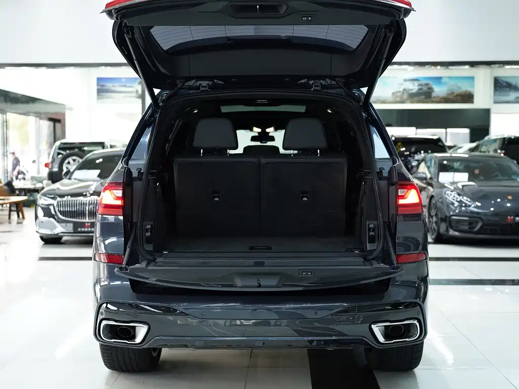 BMW BMW X7 2021 Model Year Facelift xDrive40i M Sport Package Premium 2021 - thumbnail 16