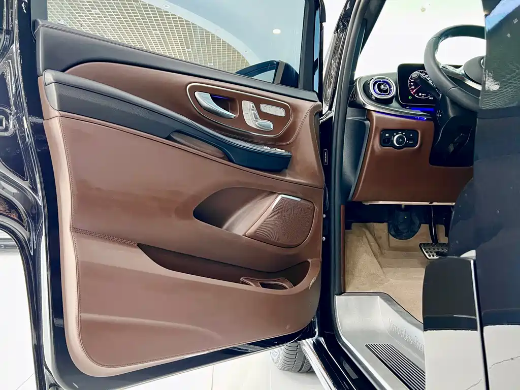 Mercedes-Benz Mercedes-Benz V-Class 2024 V 300 L Long Wheelbase Luxury Edition 2025 - thumbnail 24