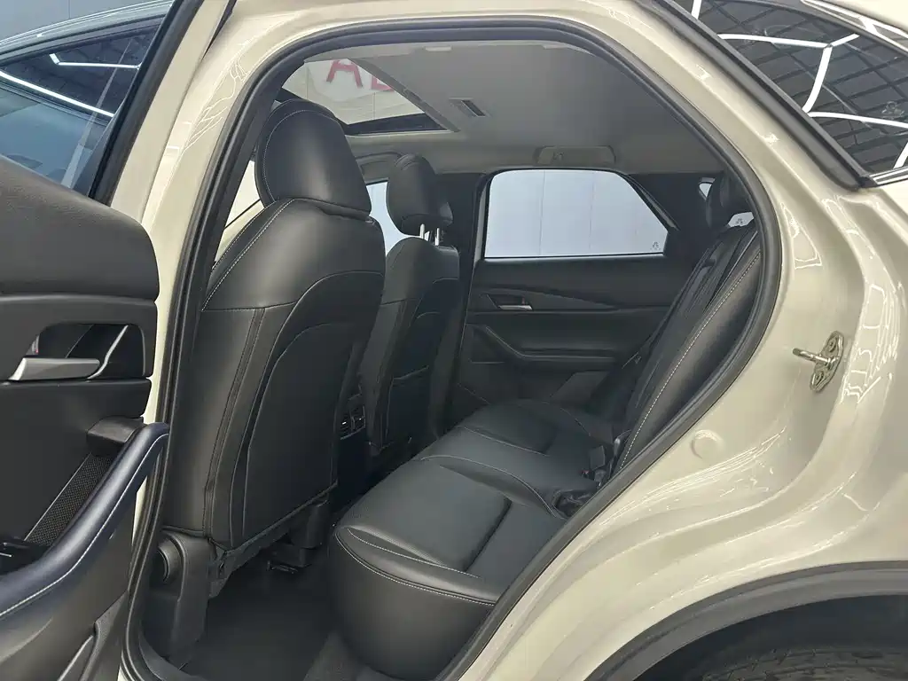 Mazda Mazda CX-30 2022 2.0L Automatic Quality Joy Edition 2022 - thumbnail 5