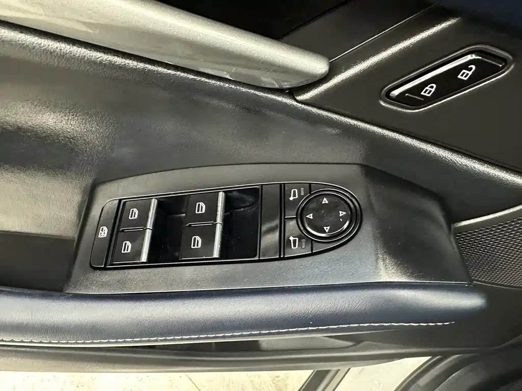 Mazda Mazda CX-30 2022 2.0L Automatic Quality Joy Edition 2022 - thumbnail 11