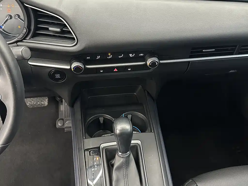 Mazda Mazda CX-30 2022 2.0L Automatic Quality Joy Edition 2022 - thumbnail 14